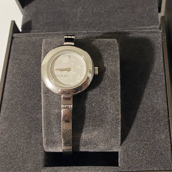 Gucci watch - Picture 1 of 3